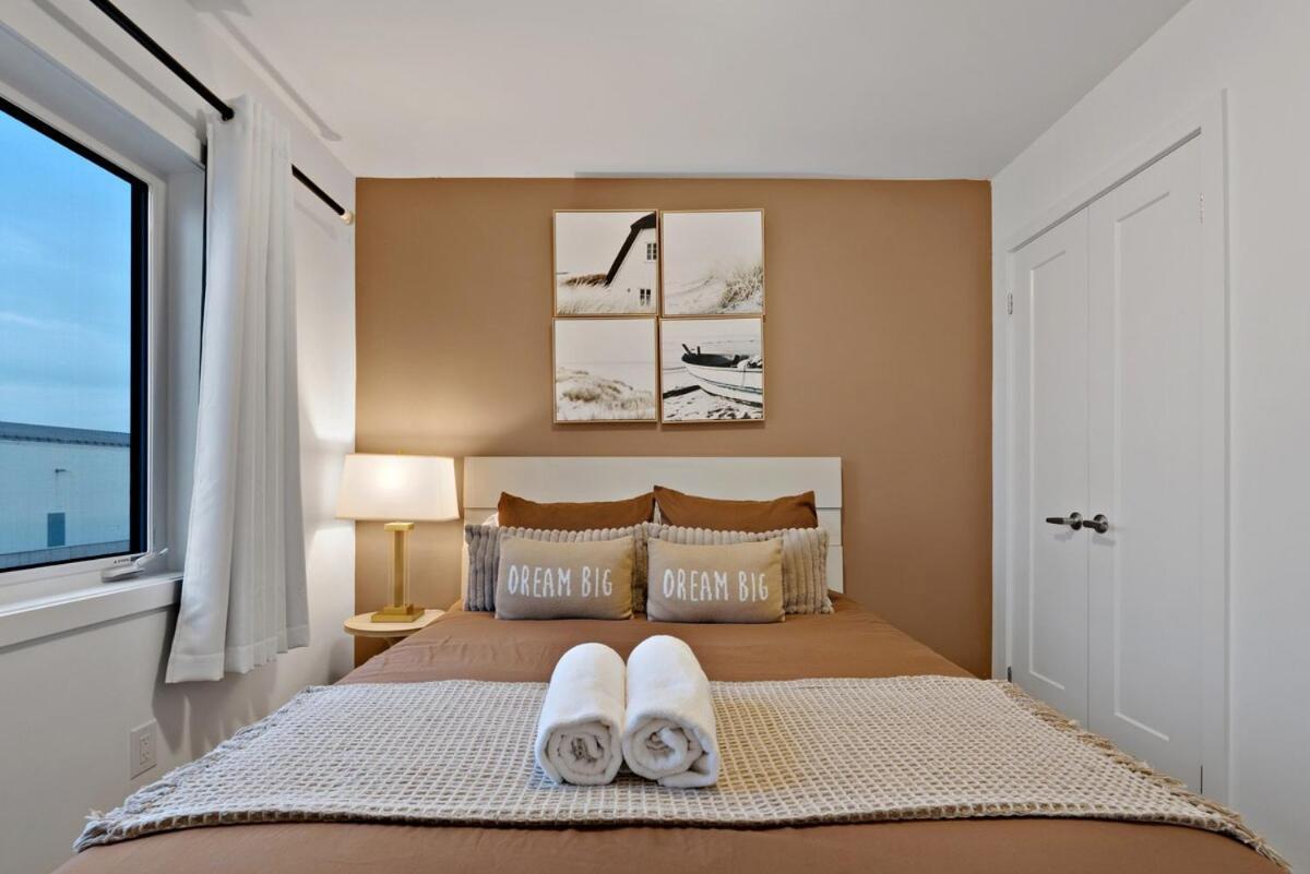 Elegant 2Br Suite With Parking, Only 7 Mins To Niagara Falls And Sleeps 4 Guests Exterior photo